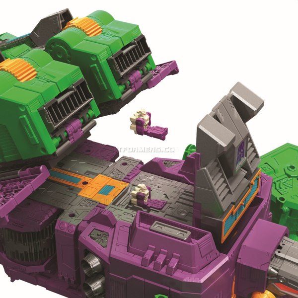 E7672 TF Titan Scorponok RENDERING 4 (40 of 52)